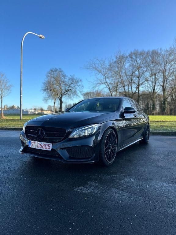 Schwarz Gebraucht 2015 Mercedes C300 AMG Limousine | 15.999 € (Fairer Preis) - Bild 1/4