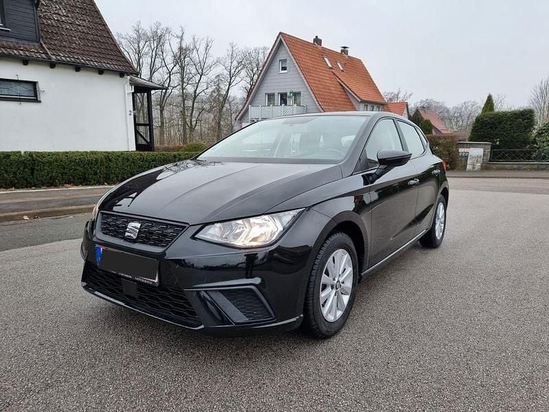 Schwarz Gebraucht 2021 Seat Ibiza Style Limousine | 9.999 € (Superpreis) - Bild 1/4