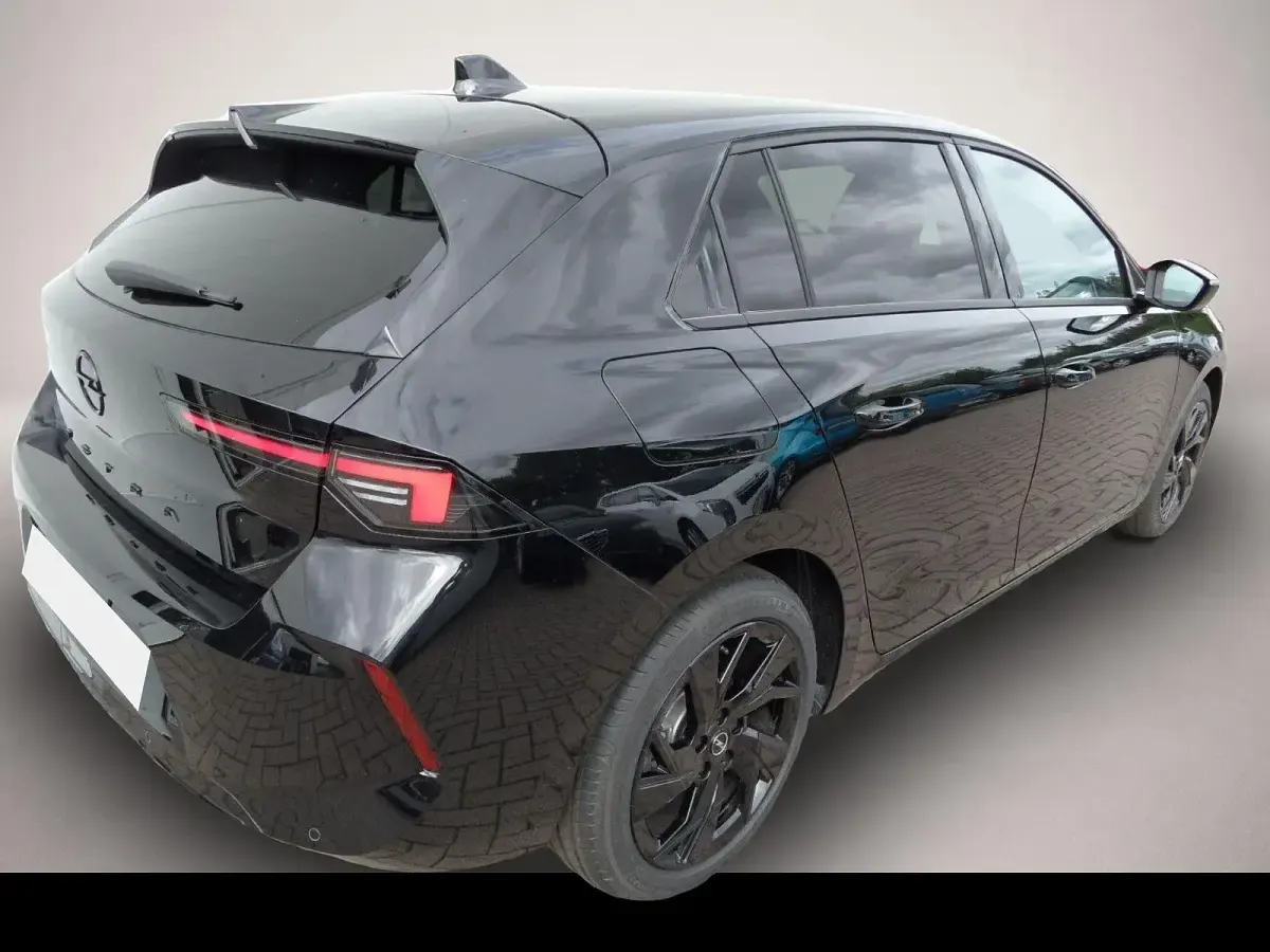 Gebraucht Opel Astra 131 PS (96 kW) 2024 Manufacturer Kleinwagen