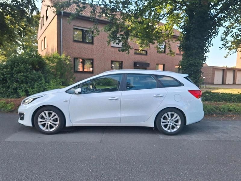 Gebraucht Kia Ceed 110 PS (80 kW) 2017 Weiß Kleinwagen