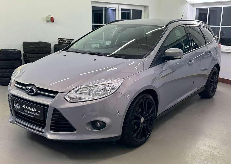 Gebraucht Ford Focus SYNC Edition 125 PS (91 kW) 2014 Micastonesilber metallic Kombi