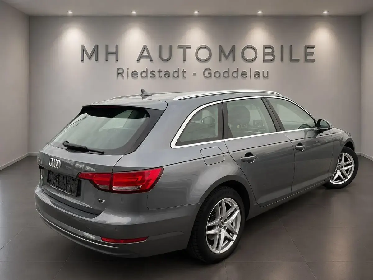 Gebraucht Audi A4 S-Line 150 PS (110 kW) 2018 Grau Limousine