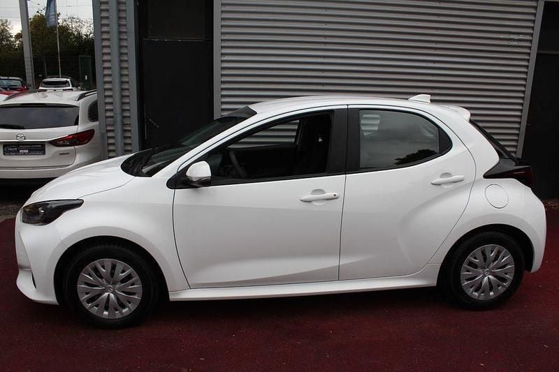 Usado Mazda 2 92 HP (67 kW) 2023 Branco Sedan