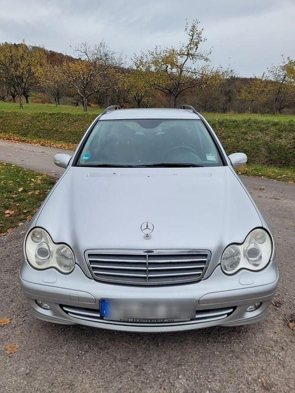Silber Gebraucht 2005 Mercedes C180 Classic Kombi | 2.450 € (Guter Preis) - Bild 1/4