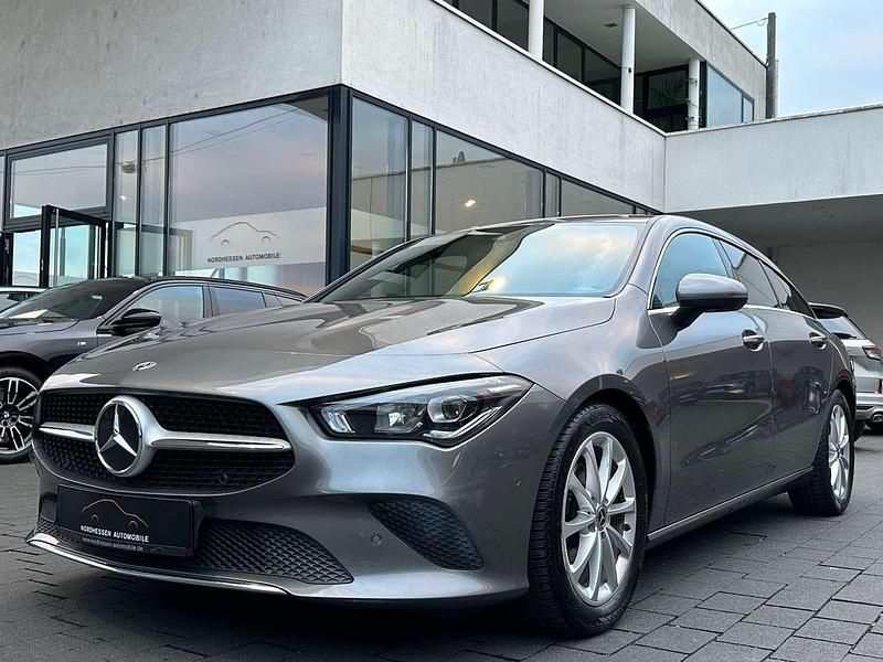 Grau Gebraucht 2020 Mercedes CLA180 Progressive Limousine | 22.780 € (Guter Preis) - Bild 1/4