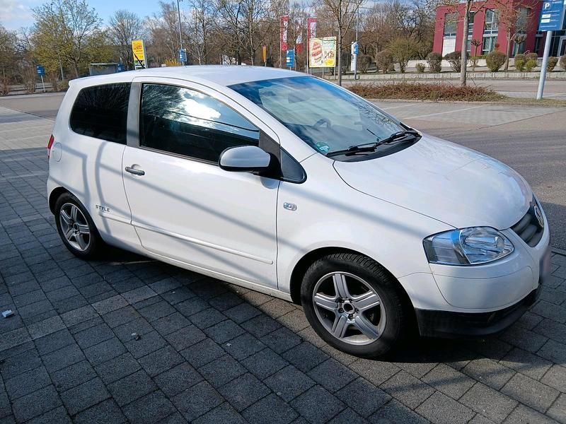 Gebraucht VW Fox 60 PS (44 kW) 2011 Weiß Kleinwagen