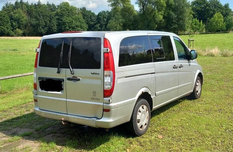 Silber Gebraucht 2005 Mercedes Vito Van / Kleinbus | 4.150 € (Guter Preis) - Bild 1/4
