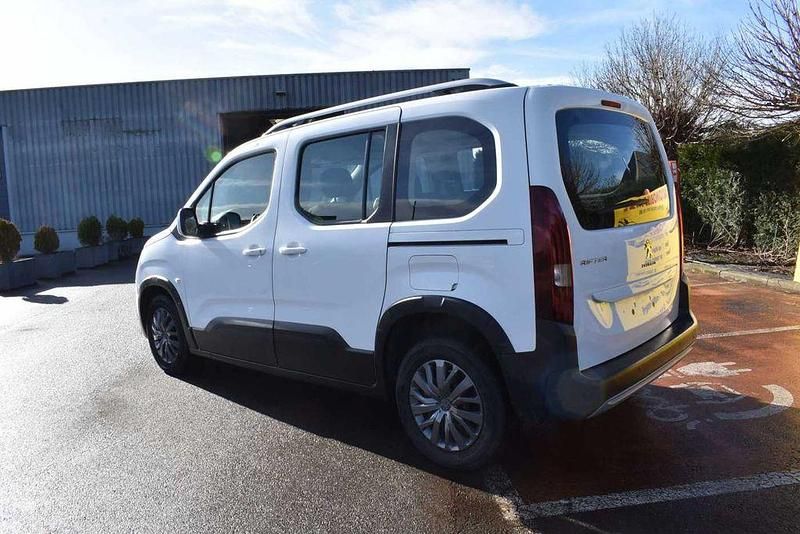 Gebraucht Peugeot Partner Allure 99 PS (72 kW) 2019 Weiß Van / Kleinbus