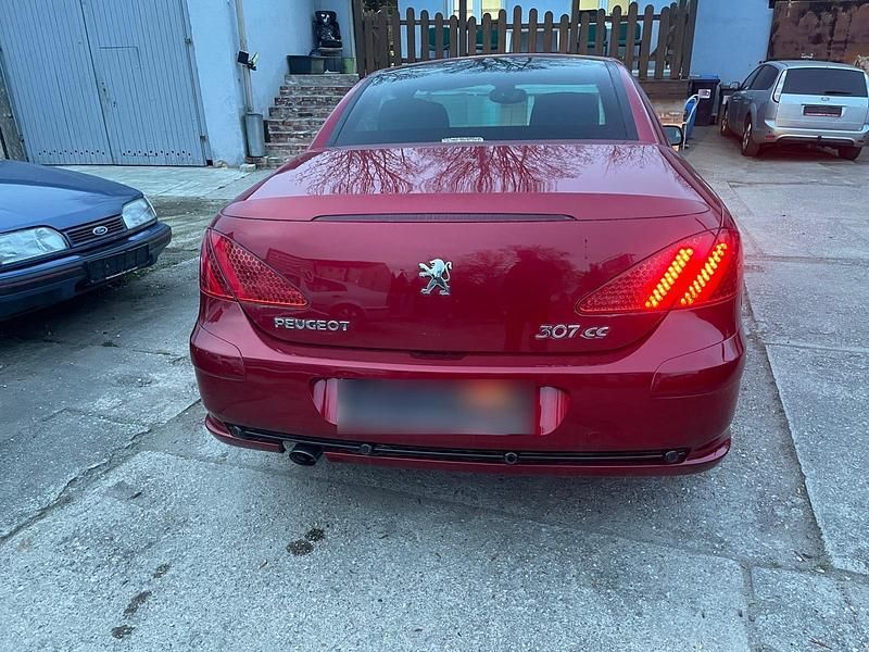 Gebraucht Peugeot 307 CC 140 PS (102 kW) 2006 Rot Cabrio