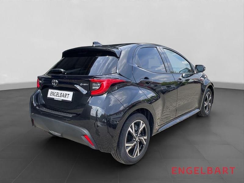 Gebraucht Toyota Yaris Hybrid Comfort 116 PS (85 kW) 2025 Grau Limousine