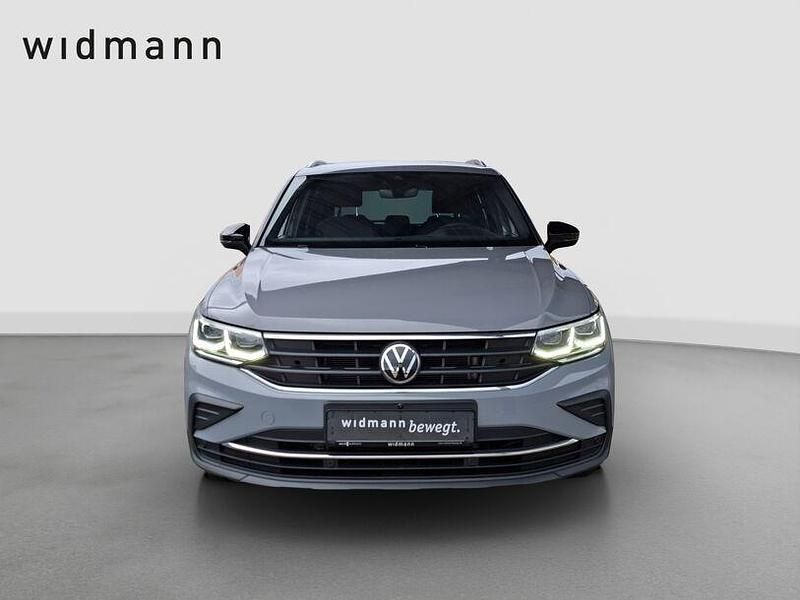Gebraucht VW Tiguan Active 150 PS (110 kW) 2022 Grau SUV