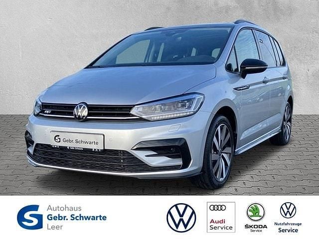 Silber Gebraucht 2024 VW Touran Highline Van / Kleinbus | 38.950 € (Teuer) - Bild 1/4