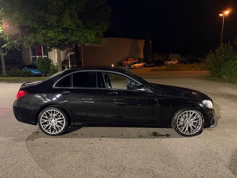 Schwarz Gebraucht 2014 Mercedes C200 AMG line Limousine | 18.500 € (Fairer Preis) - Bild 1/4