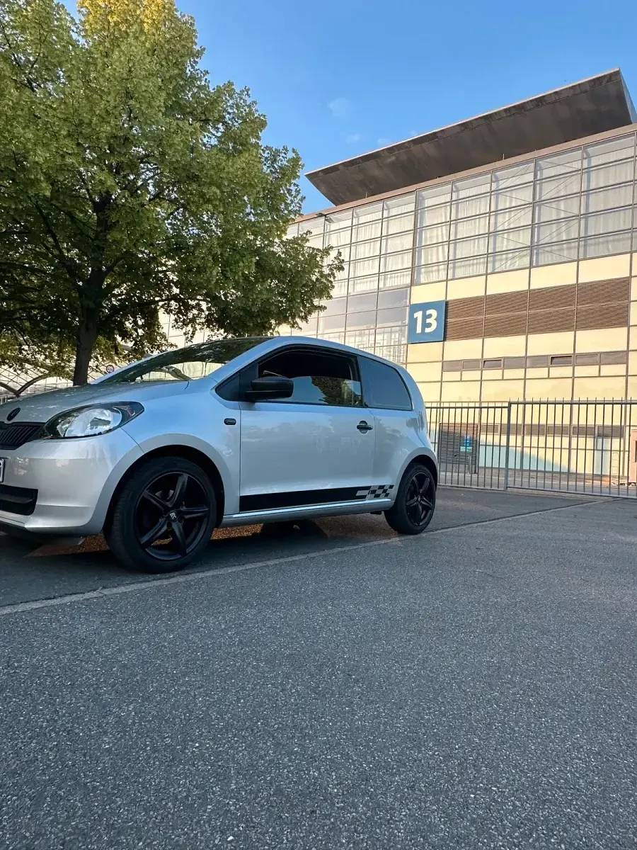 Gebraucht Skoda Citigo 60 PS (44 kW) 2015 Silber Kleinwagen