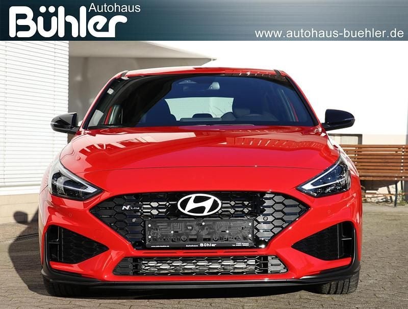 Neu Hyundai i30 N Line 150 PS (110 kW) 2026 Engine red Limousine