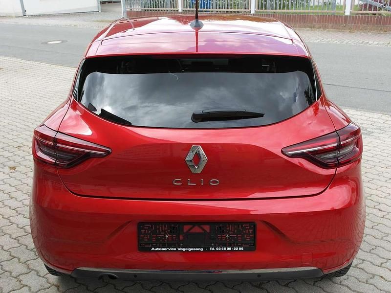 Używany Renault Clio IV Experience 101 KM (74 kW) 2019 Czerwony Hatchback