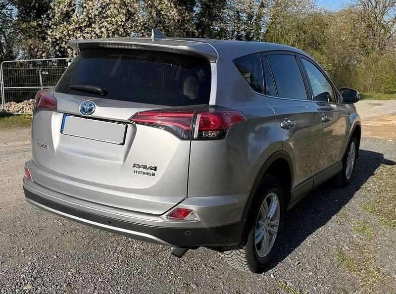 Gebraucht Toyota RAV4 Team 197 PS (144 kW) 2018 Silber SUV