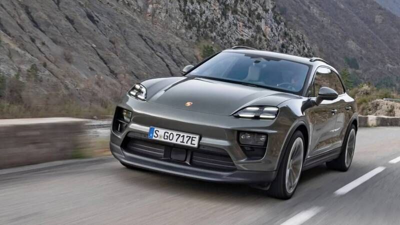 Gebraucht Porsche Macan 300 kW (408 PS) 2024 Vulkangraumetallic SUV