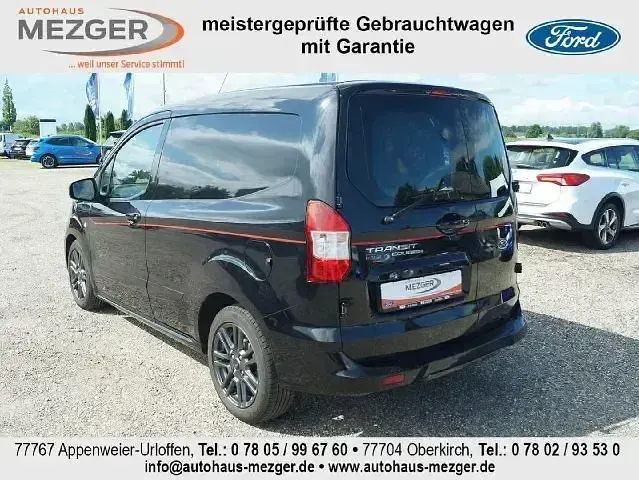 Gebraucht Ford Transit Courier Sport 101 PS (74 kW) 2022 Obsidianschwarz metallic (metallic) Van