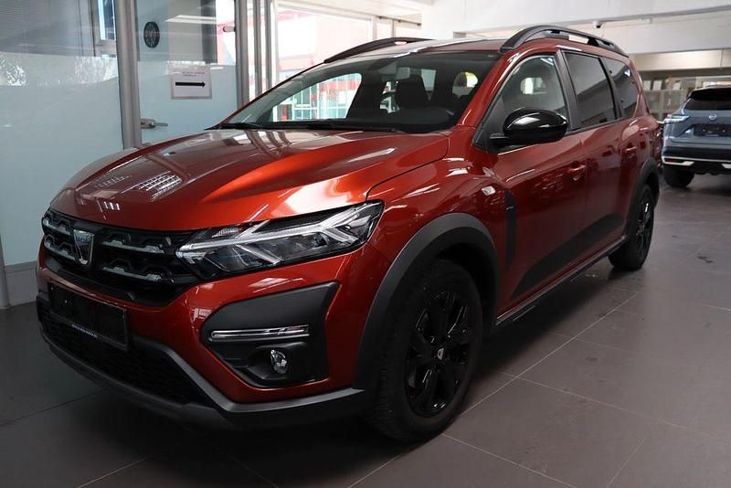 Second-hand Dacia Jogger 101 CP (74 kW) 2022 Maro Monovolum