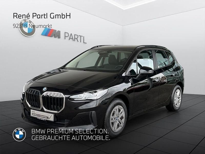 Schwarz Gebraucht 2022 BMW 218 Active Tourer Van / Kleinbus | 27.840 € (Teuer) - Bild 1/4