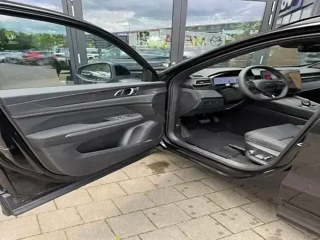 Neu Lynk & Co 01 280 PS (205 kW) 2026 Schwarz SUV