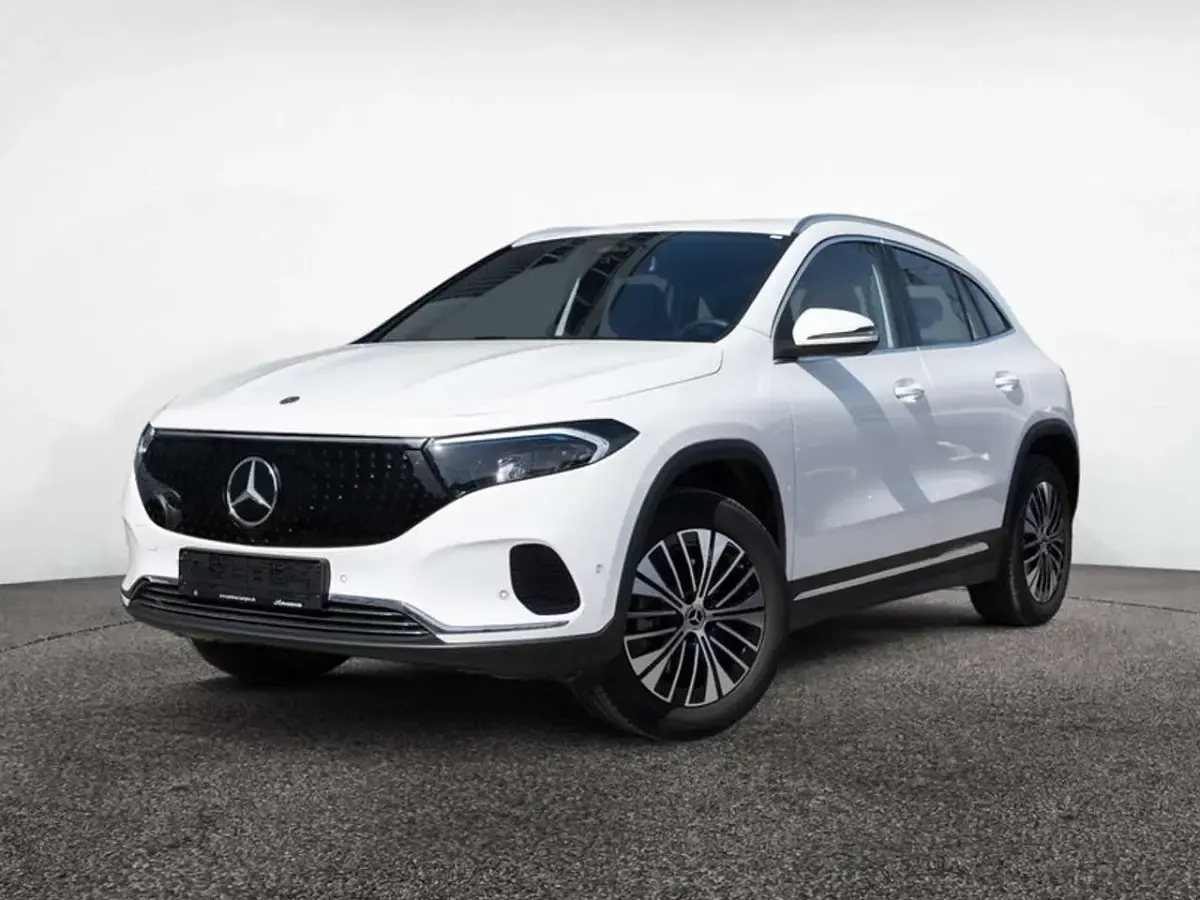 Używany Mercedes EQA300 Progressive 167 kW (228 KM) 2025 Biały SUV
