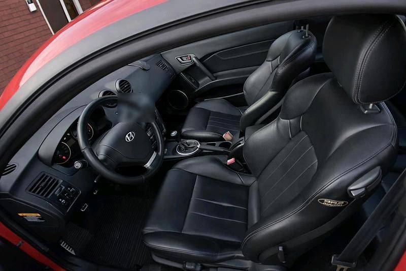 Gebraucht Hyundai Coupé 140 PS (102 kW) 2001 Rot Coupé