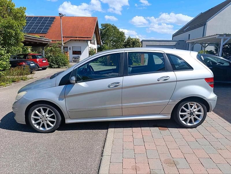 Silber Gebraucht 2008 Mercedes B170 Van / Kleinbus | 4.500 € (Fairer Preis) - Bild 1/4