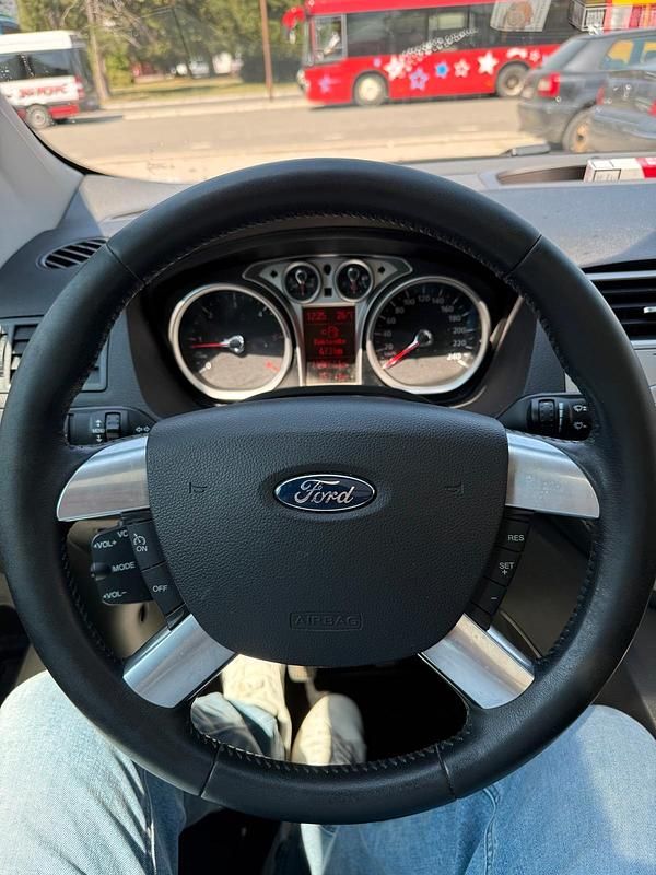Weiß Gebraucht 2011 Ford Kuga SUV | 8.000 € (Fairer Preis) - Bild 1/4