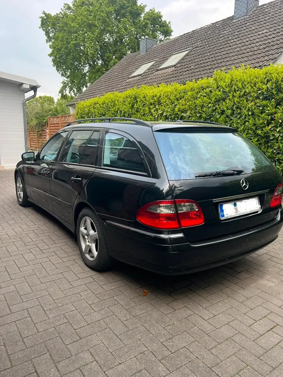 Gebraucht Mercedes E220 Avantgarde 170 PS (125 kW) 2009 Schwarz Kombi