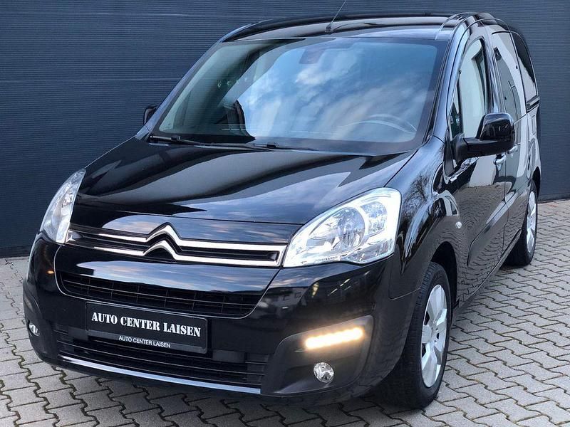 Schwarz Gebraucht 2017 Citroën Berlingo SELECTION Van / Kleinbus | 12.899 € (Teuer) - Bild 1/4