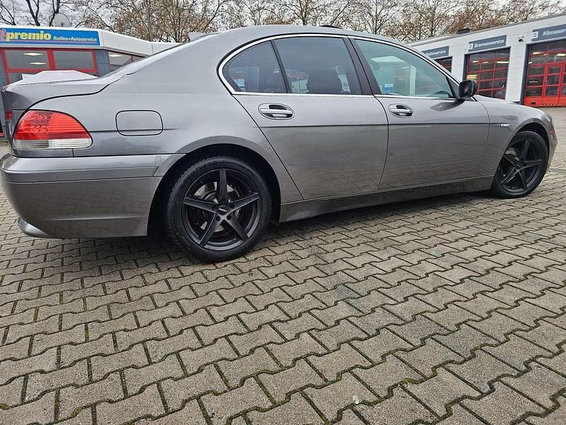 Gebraucht BMW 730 218 PS (160 kW) 2004 Grau Limousine