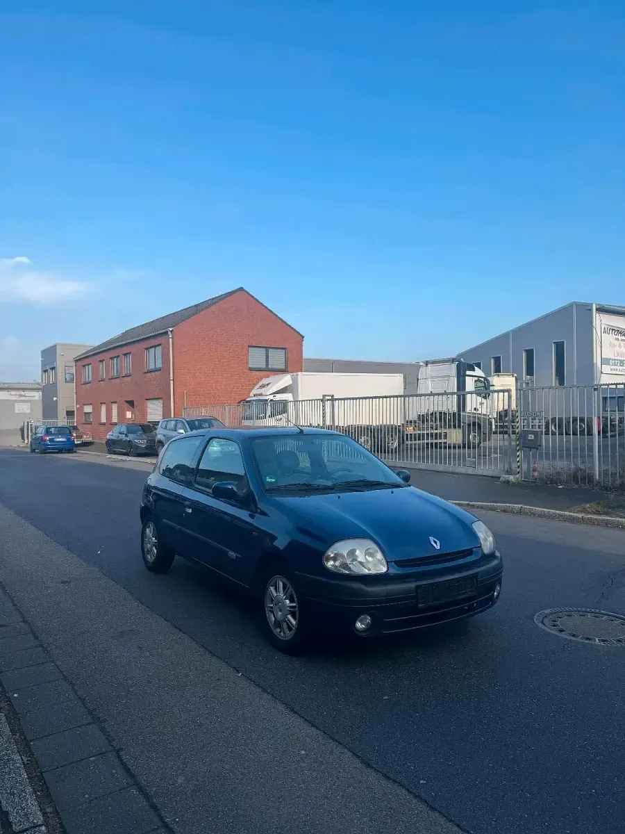 Gebraucht Renault Clio 90 PS (66 kW) 1999 Blau Kleinwagen