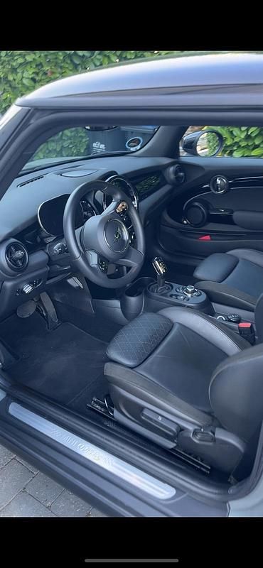 Gebraucht Mini Cooper SE 134 kW (183 PS) 2021 Grau Kleinwagen