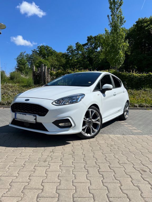 Weiß Gebraucht 2017 Ford Fiesta ST-Line Kleinwagen | 10.850 € (Guter Preis) - Bild 1/4