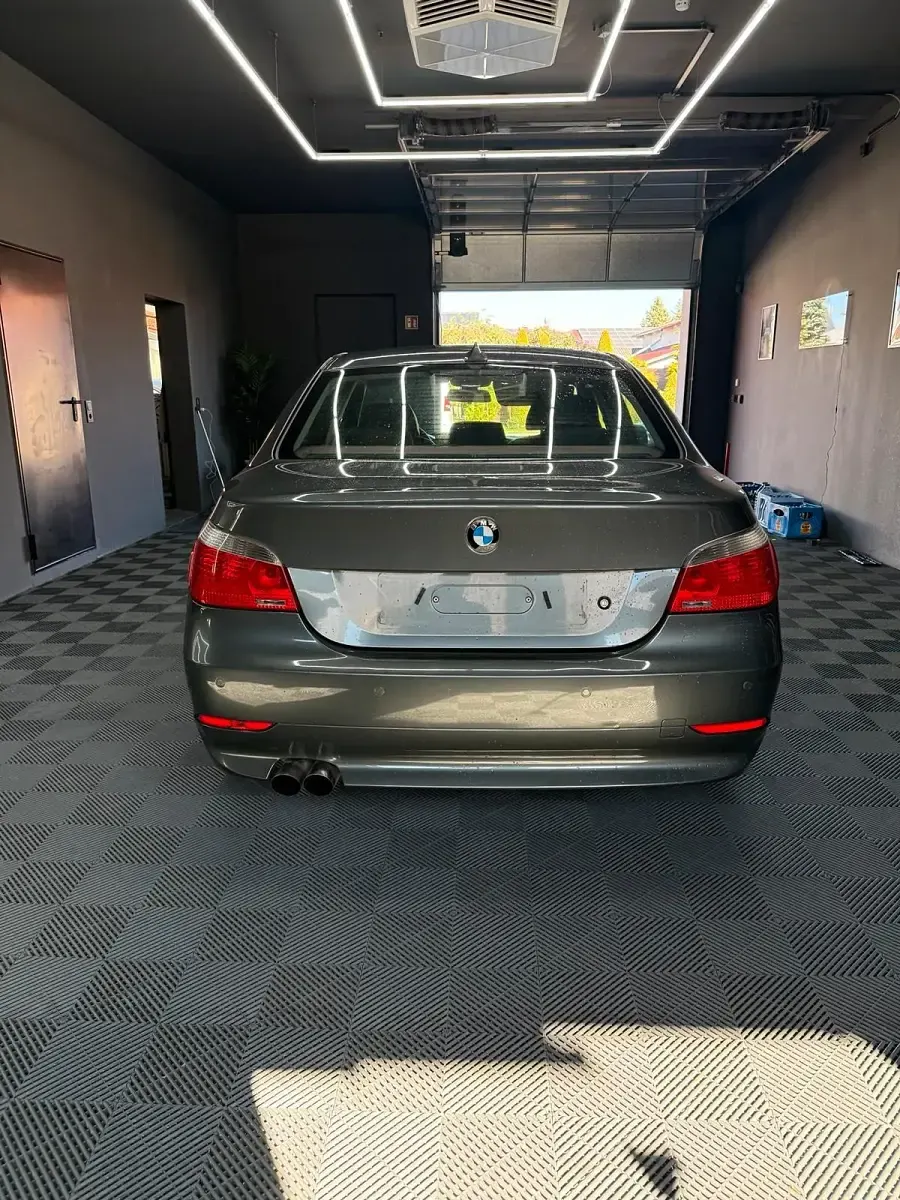 Gebraucht BMW 523 177 PS (130 kW) 2005 Grau Limousine