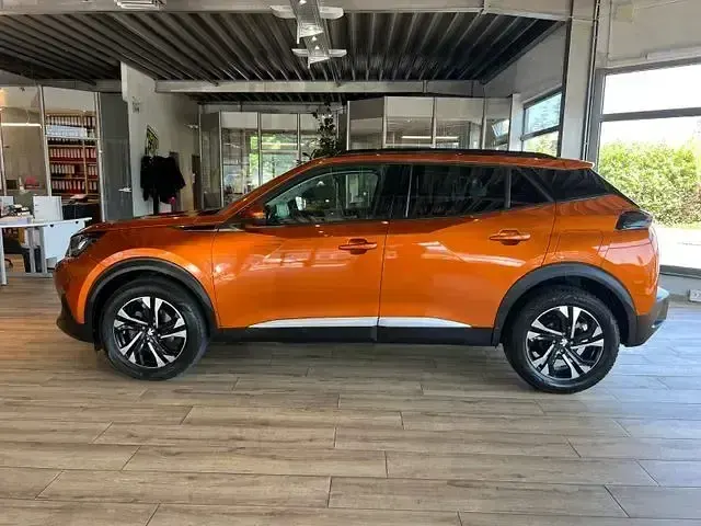 Gebraucht Peugeot 2008 Allure 131 PS (96 kW) 2021 Orange SUV