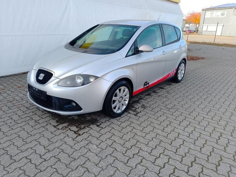 Silber Gebraucht 2007 Seat Altea FR Van / Kleinbus | 3.299 € (Fairer Preis) - Bild 1/4