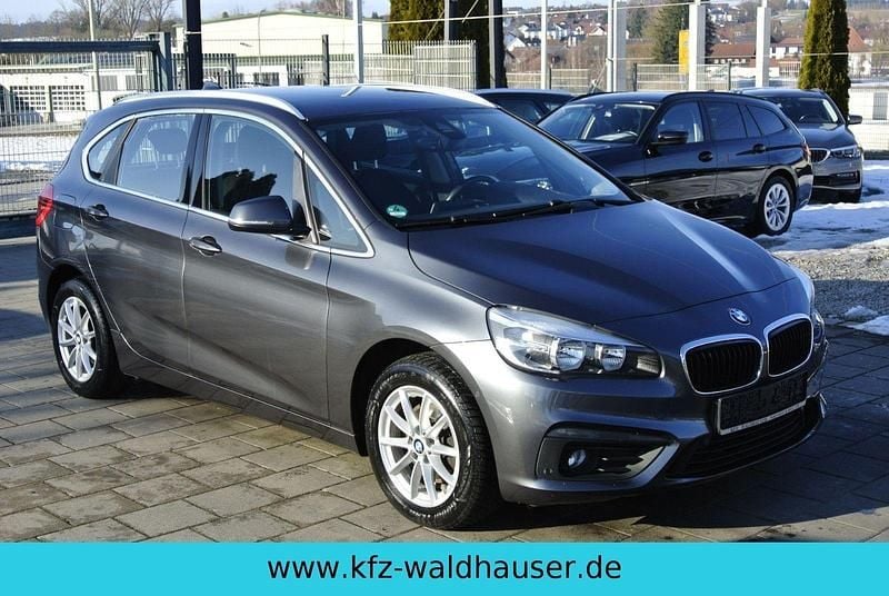 Grau Gebraucht 2015 BMW 218 Basis Kombi | 12.200 € (Fairer Preis) - Bild 1/4