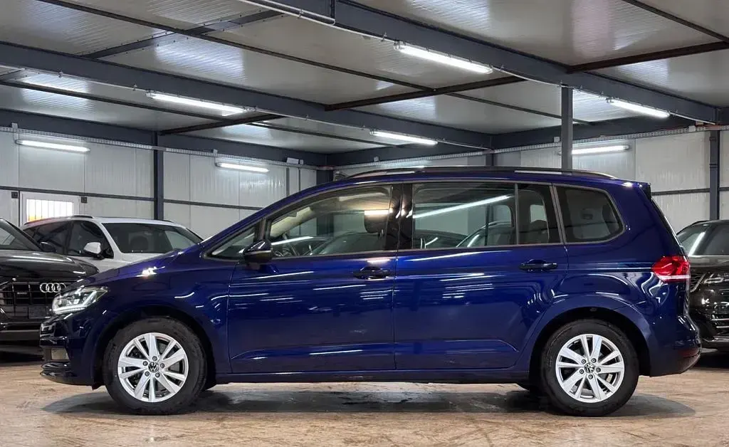 Gebraucht VW Touran Comfortline 150 PS (110 kW) 2024 Atlantic blue Van / Kleinbus