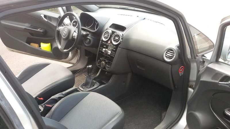 Gebraucht Opel Corsa Catch Me 90 PS (66 kW) 2007 Silber Kleinwagen
