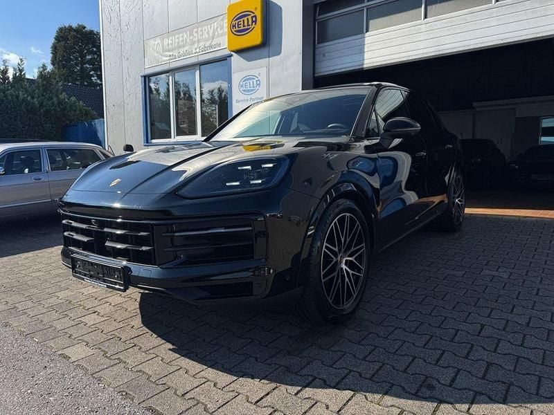 Gebraucht Porsche Cayenne 354 PS (260 kW) 2025 Schwarz SUV