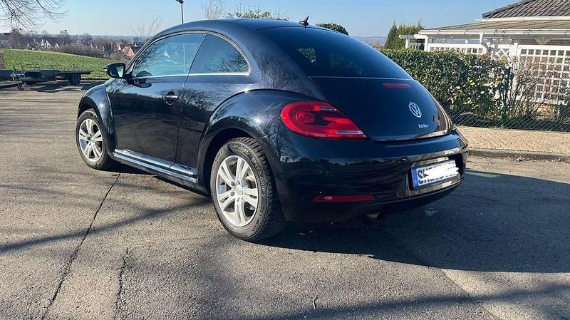 Gebraucht VW Beetle Design 105 PS (77 kW) 2014 Schwarz Kleinwagen