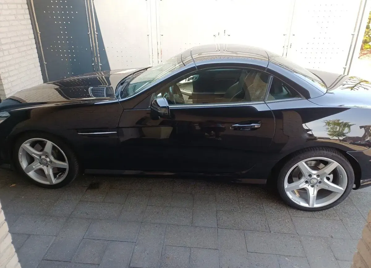 Gebraucht Mercedes SLK200 AMG line 184 PS (135 kW) 2014 Schwarz Cabrio