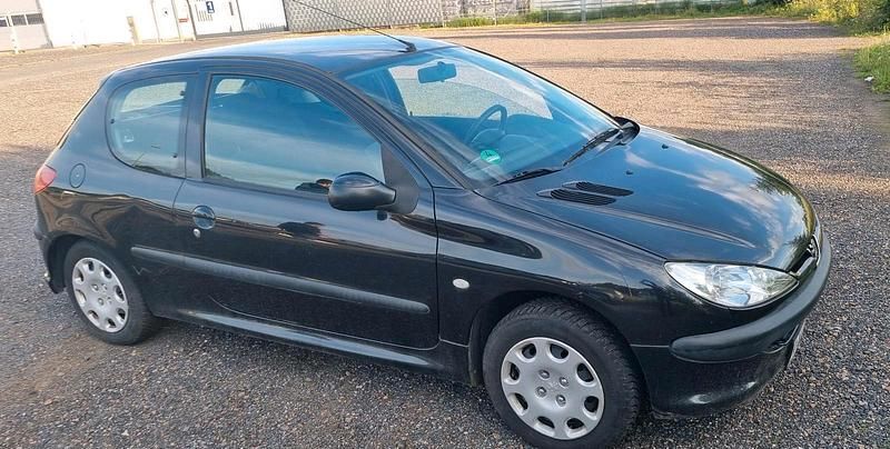 Schwarz Gebraucht 2004 Peugeot 206 Kleinwagen | 1.250 € (Guter Preis) - Bild 1/4
