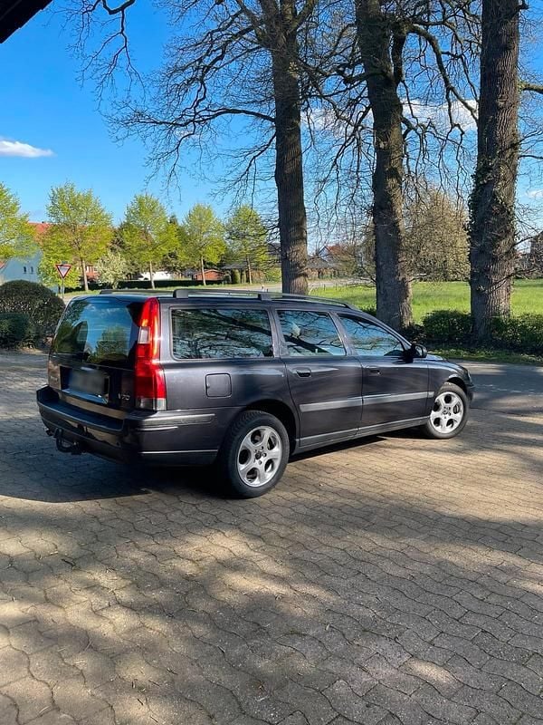 Second-hand Volvo V70 140 CP (102 kW) 2003 Albastru Break
