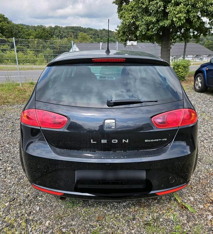 Second-hand Seat Leon 105 CP (77 kW) 2011 Negru Hatchback