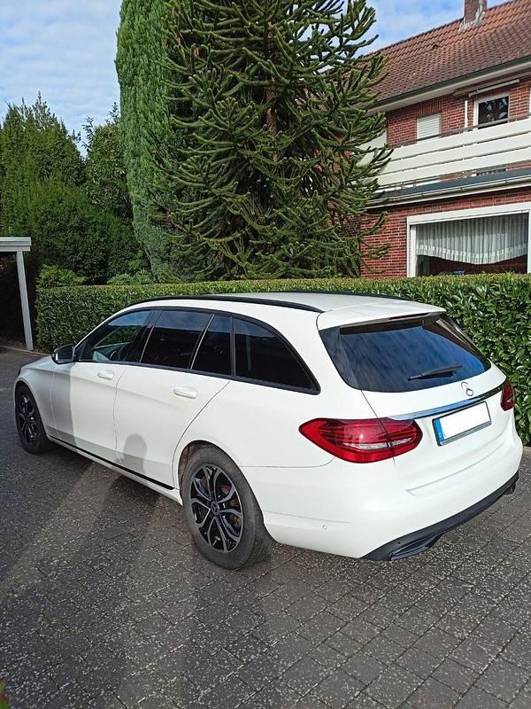 Gebraucht Mercedes C180 Night 156 PS (114 kW) 2019 Weiß Kombi