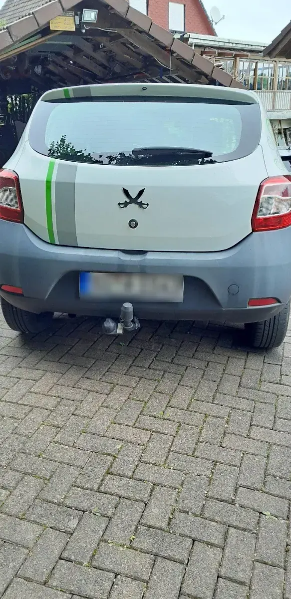 Gebraucht Dacia Sandero 75 PS (55 kW) 2015 Weiß Kleinwagen